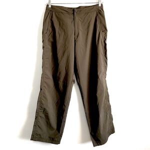 Royal Robbins Army Green Straight Leg Nylon Pants